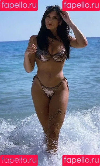 Karolina Surpi Onlyfans Photo Gallery 
