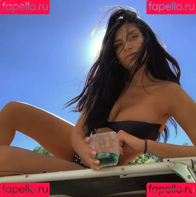 Karolina Surpi Onlyfans Photo Gallery 