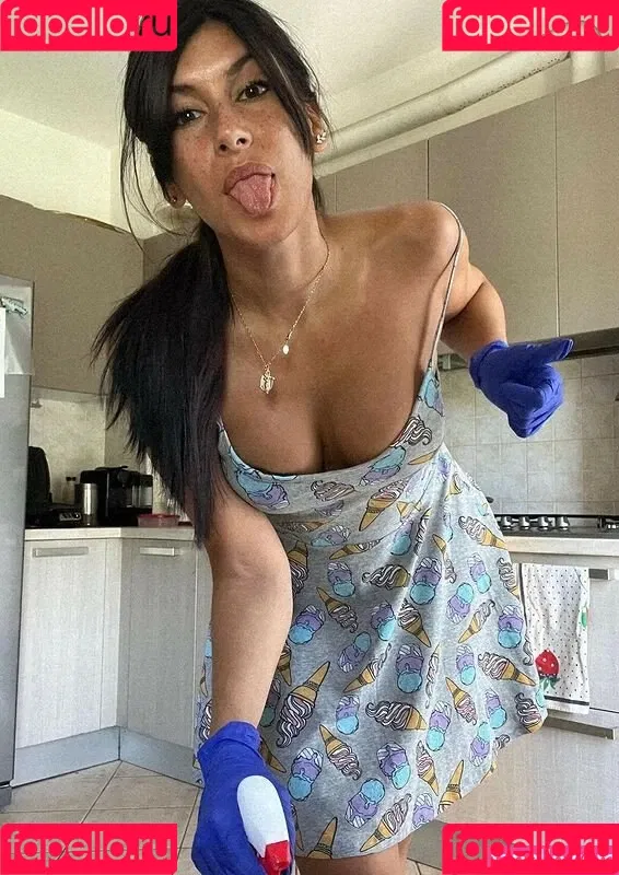 Karolina Surpi Onlyfans Photo Gallery 
