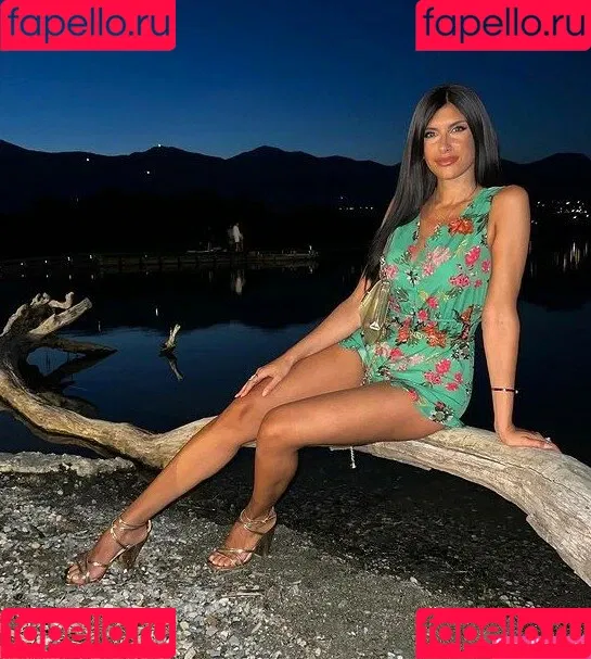 Karolina Surpi Onlyfans Photo Gallery 