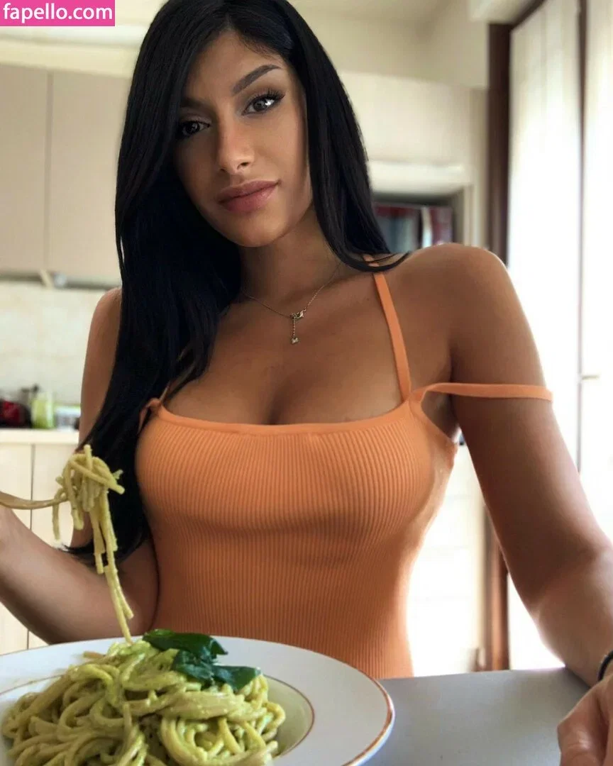 Karolina Surpi Onlyfans Photo Gallery 