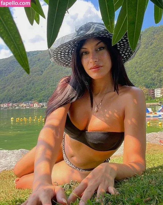 Karolina Surpi Onlyfans Photo Gallery 