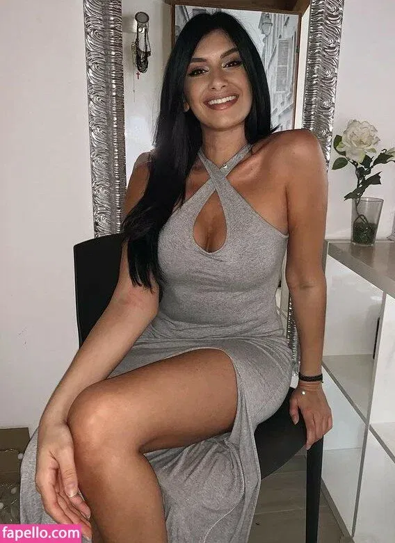 Karolina Surpi Onlyfans Photo Gallery 