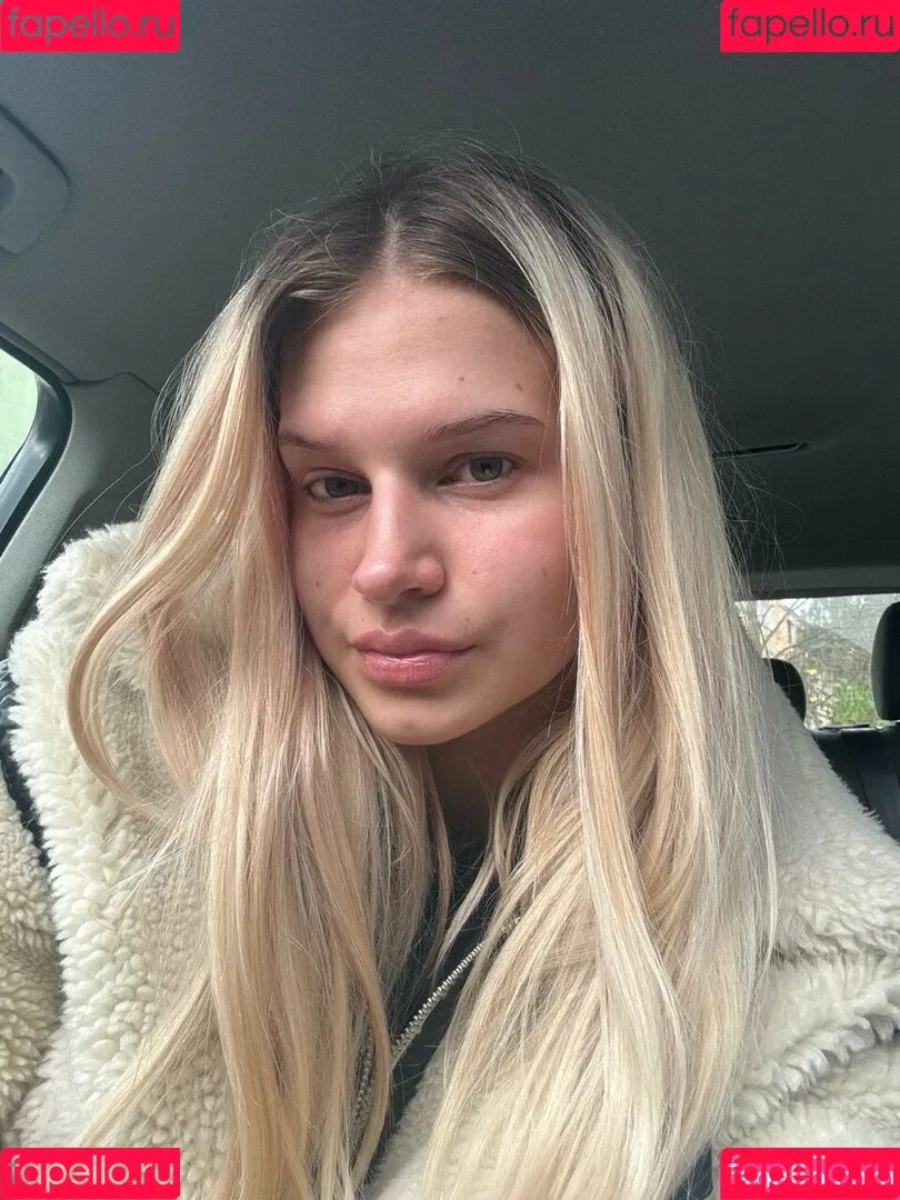 littletinyblonde Onlyfans Photo Gallery 