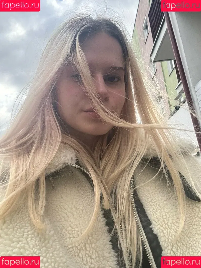littletinyblonde Onlyfans Photo Gallery 