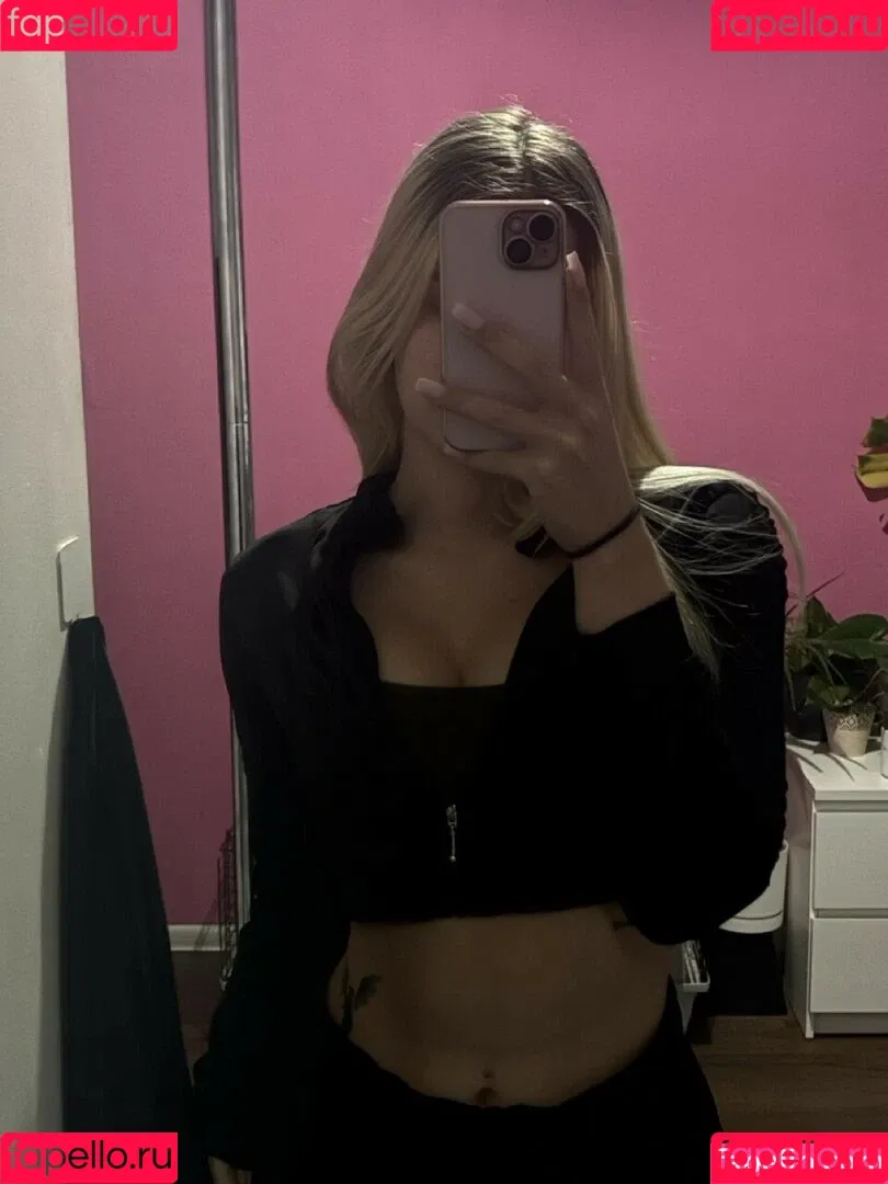 littletinyblonde Onlyfans Photo Gallery 
