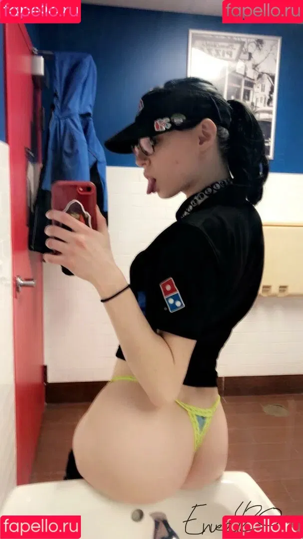 envee420 Onlyfans Photo Gallery 