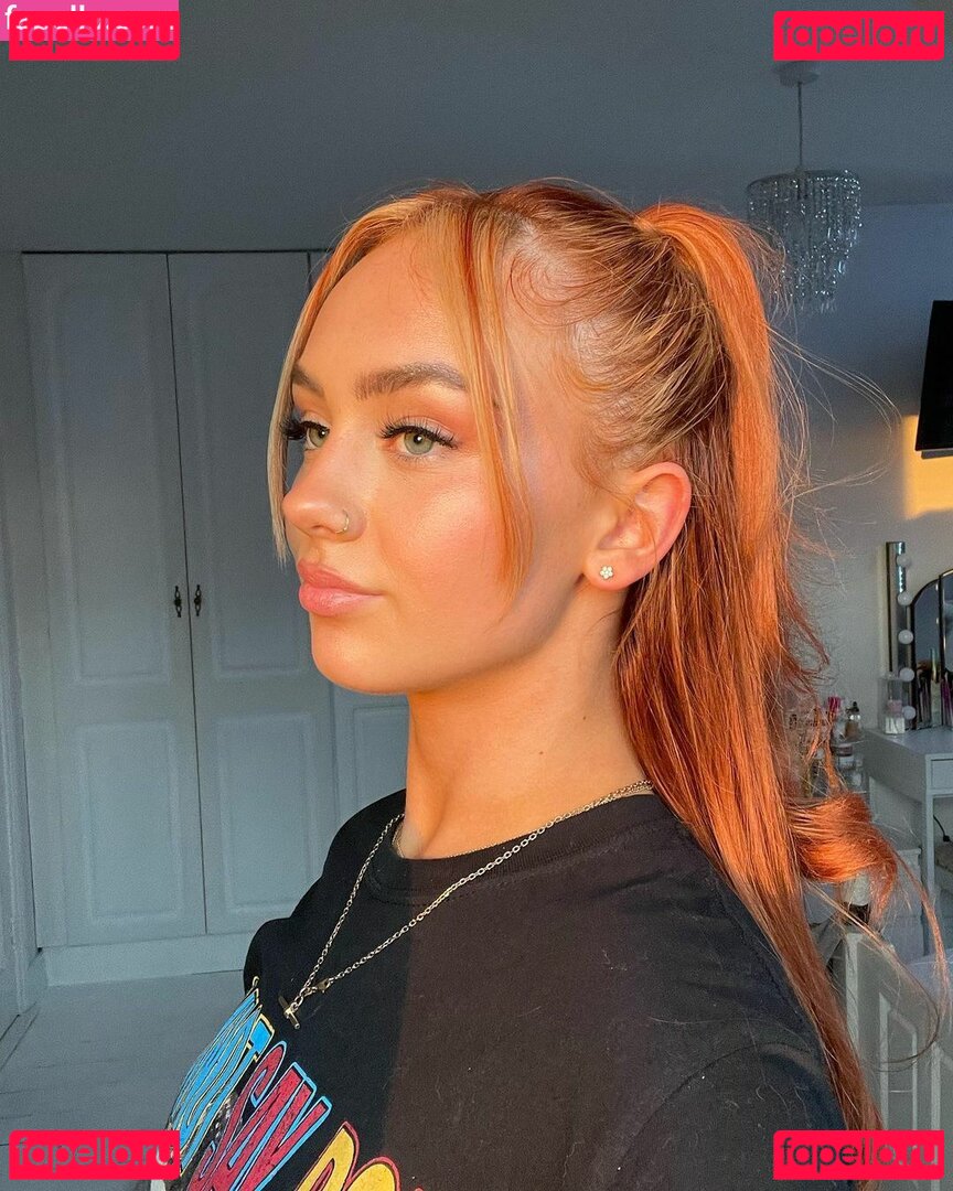 Lauren Whelan Nude Onlyfans Photo 19