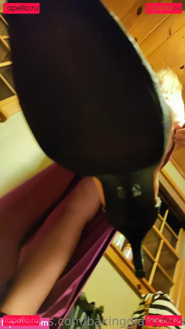 bakinggiantbuns Onlyfans Photo Gallery 