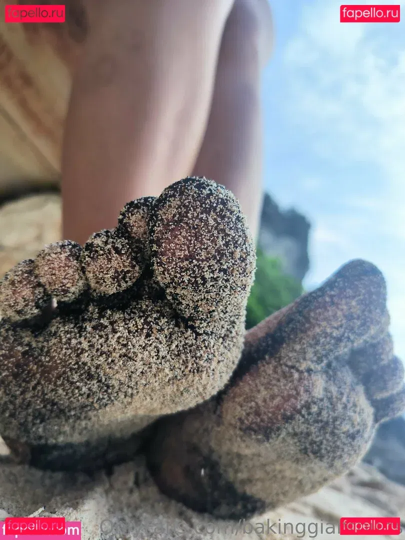 bakinggiantbuns Onlyfans Photo Gallery 