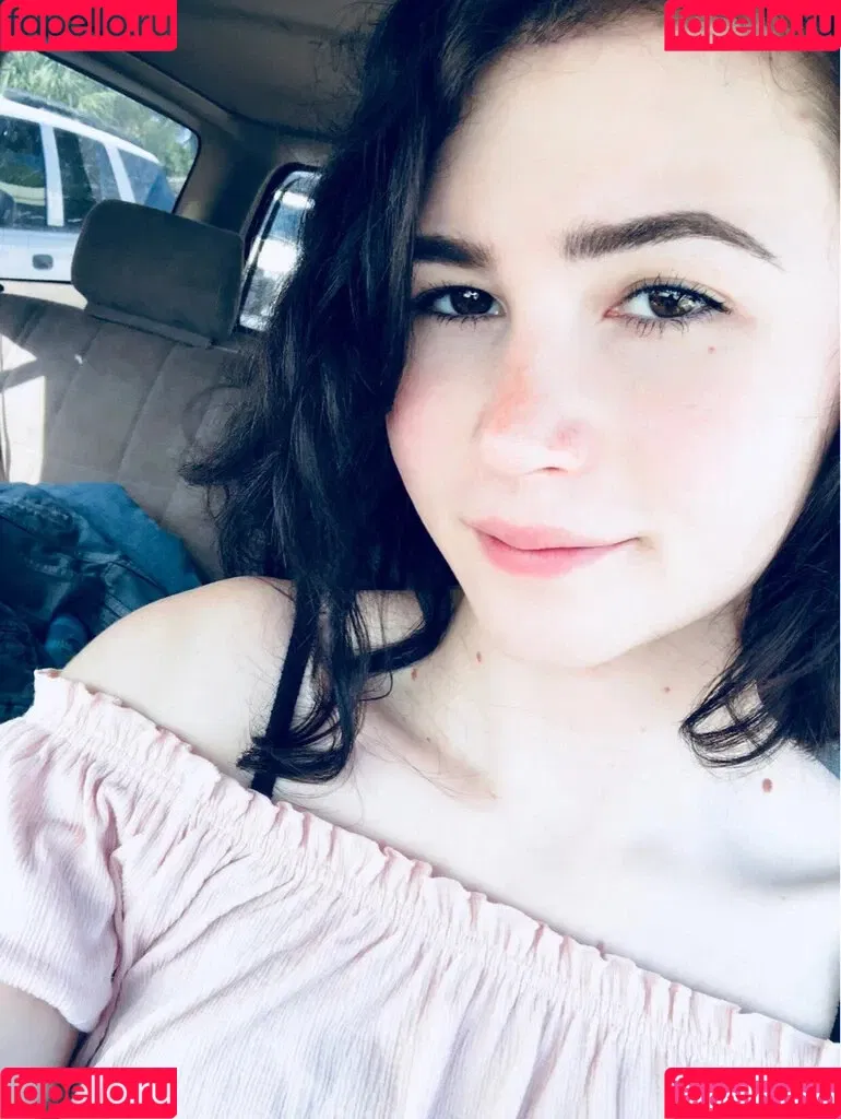 lilliannee Onlyfans Photo Gallery 