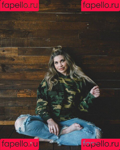 Danielle Fishel Onlyfans Photo Gallery 