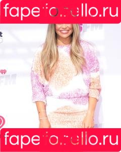 Danielle Fishel Onlyfans Photo Gallery 