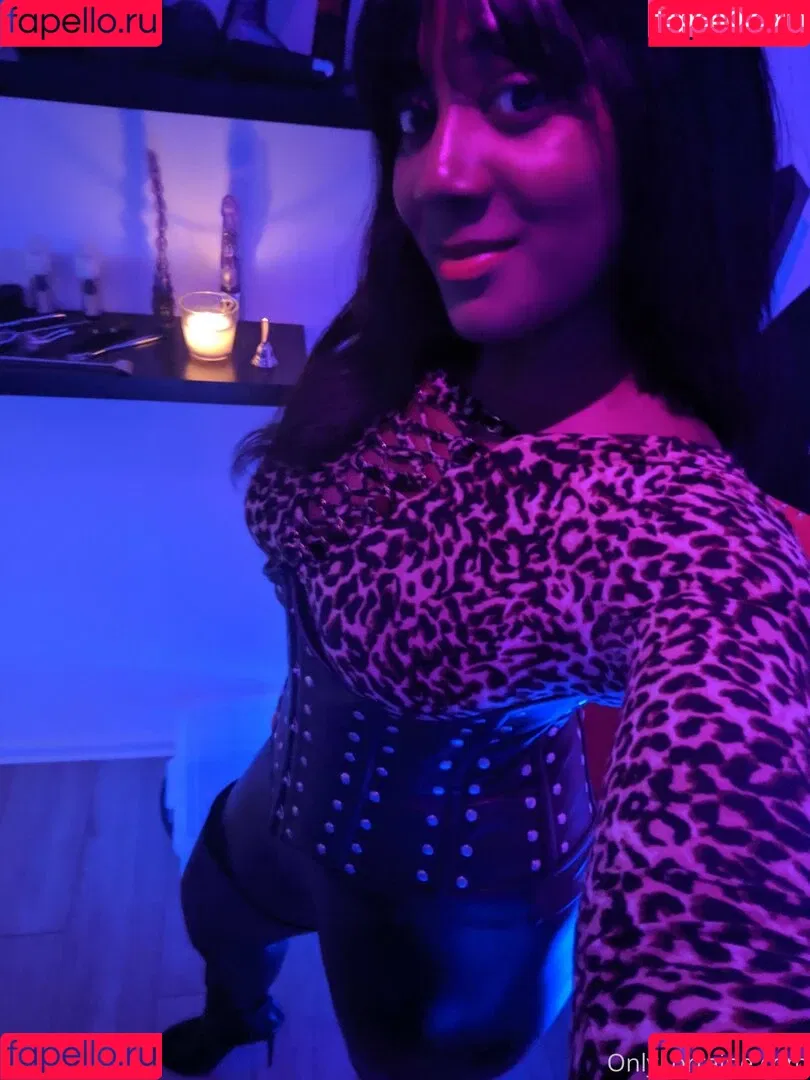 mslorraineldn Onlyfans Photo Gallery 