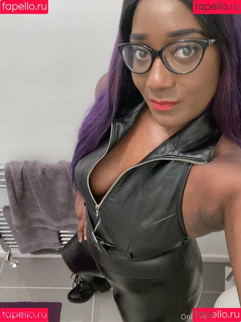 mslorraineldn Onlyfans Photo Gallery 