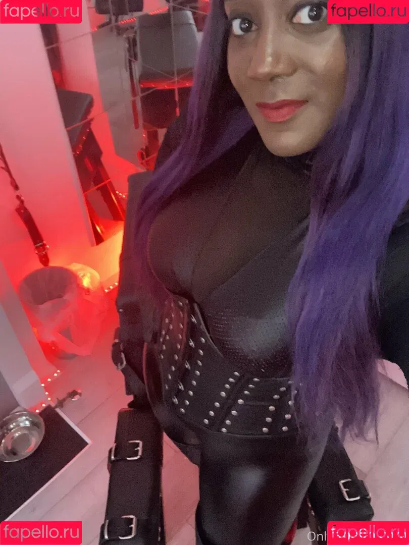 mslorraineldn Onlyfans Photo Gallery 