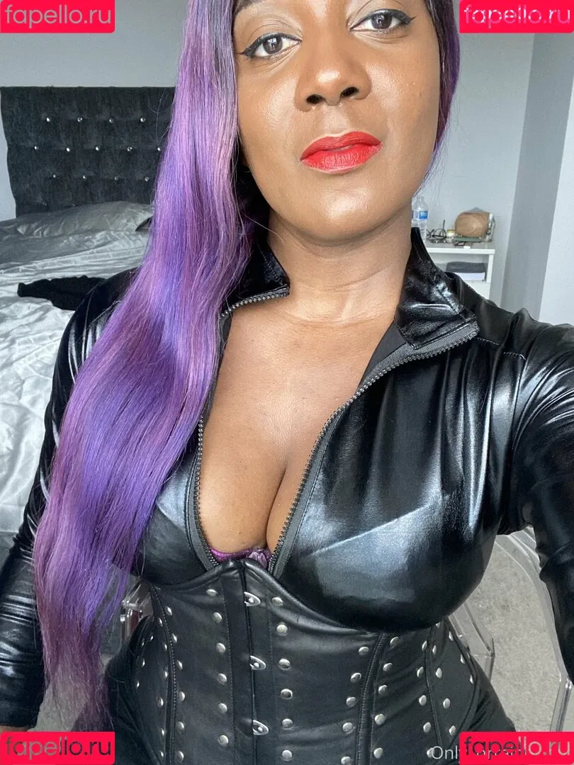 mslorraineldn Onlyfans Photo Gallery 