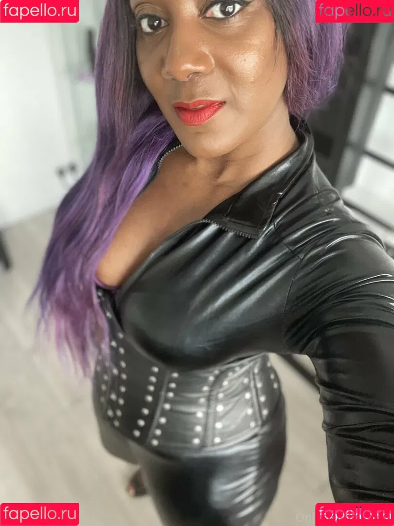 mslorraineldn Onlyfans Photo Gallery 