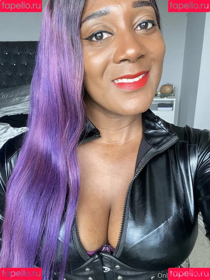 mslorraineldn Onlyfans Photo Gallery 