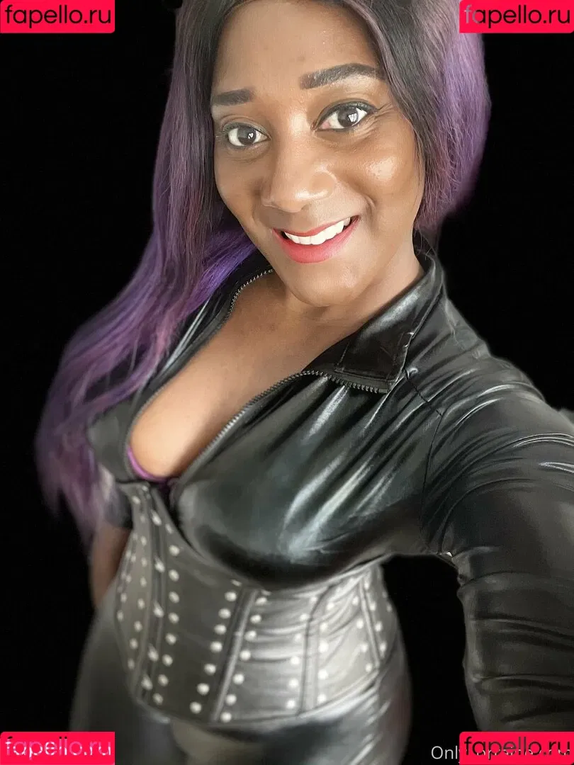 mslorraineldn Onlyfans Photo Gallery 