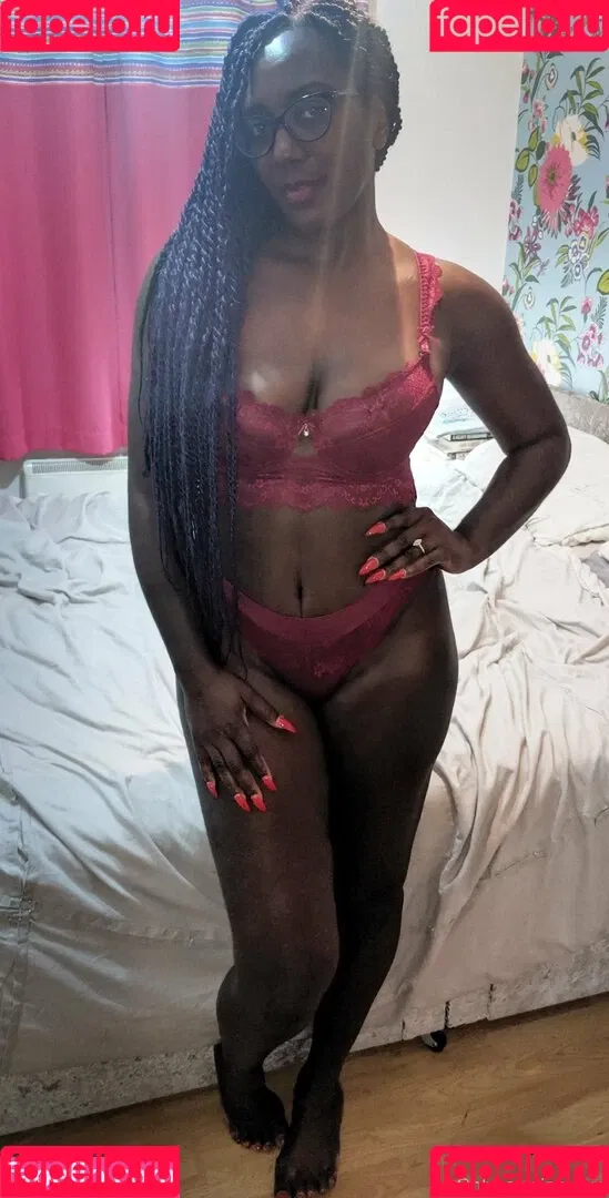 mslorraineldn Onlyfans Photo Gallery 