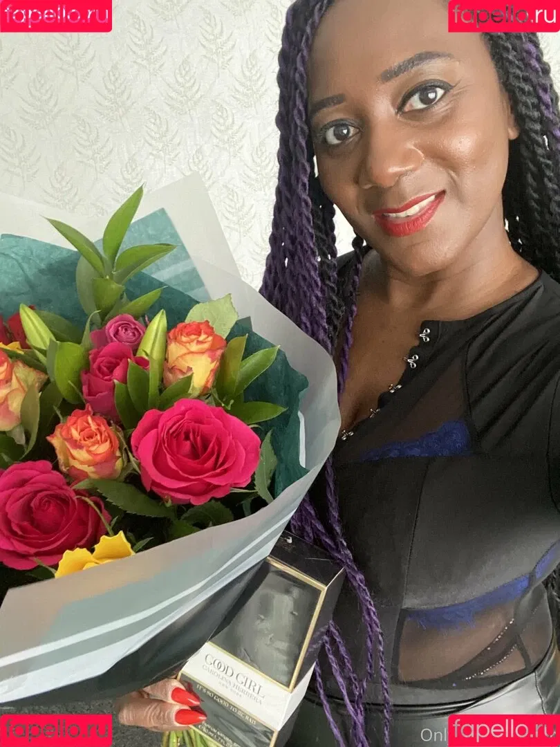 mslorraineldn Onlyfans Photo Gallery 