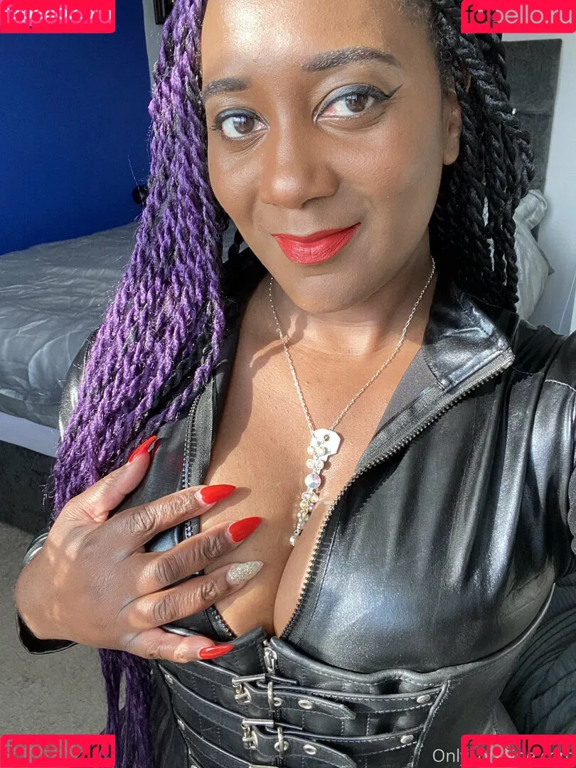mslorraineldn Onlyfans Photo Gallery 