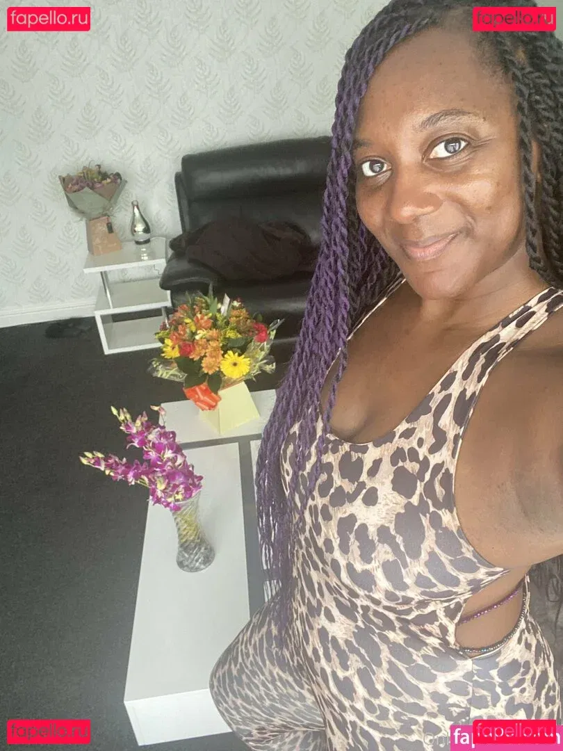 mslorraineldn Onlyfans Photo Gallery 