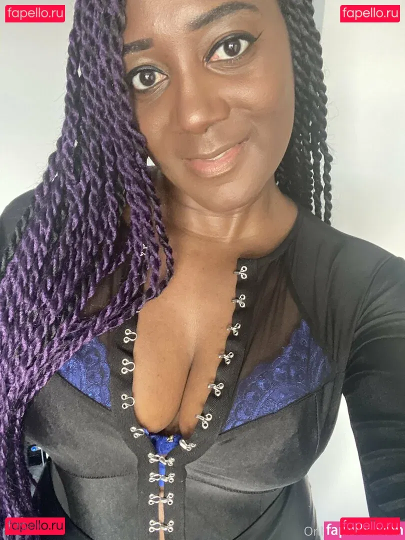 mslorraineldn Onlyfans Photo Gallery 