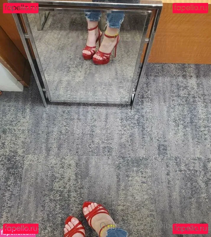 vibeswithtori Onlyfans Photo Gallery 