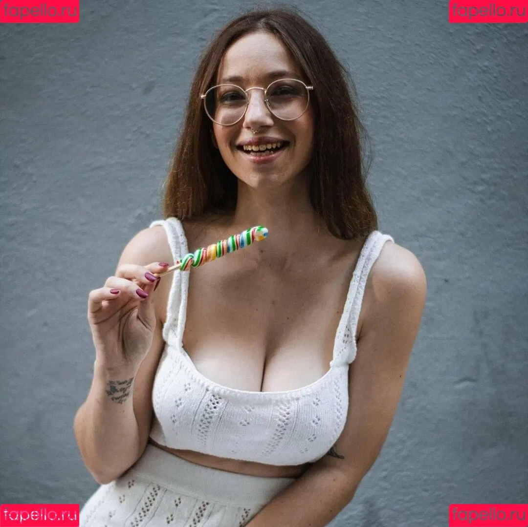 Lada Amores Onlyfans Photo Gallery 