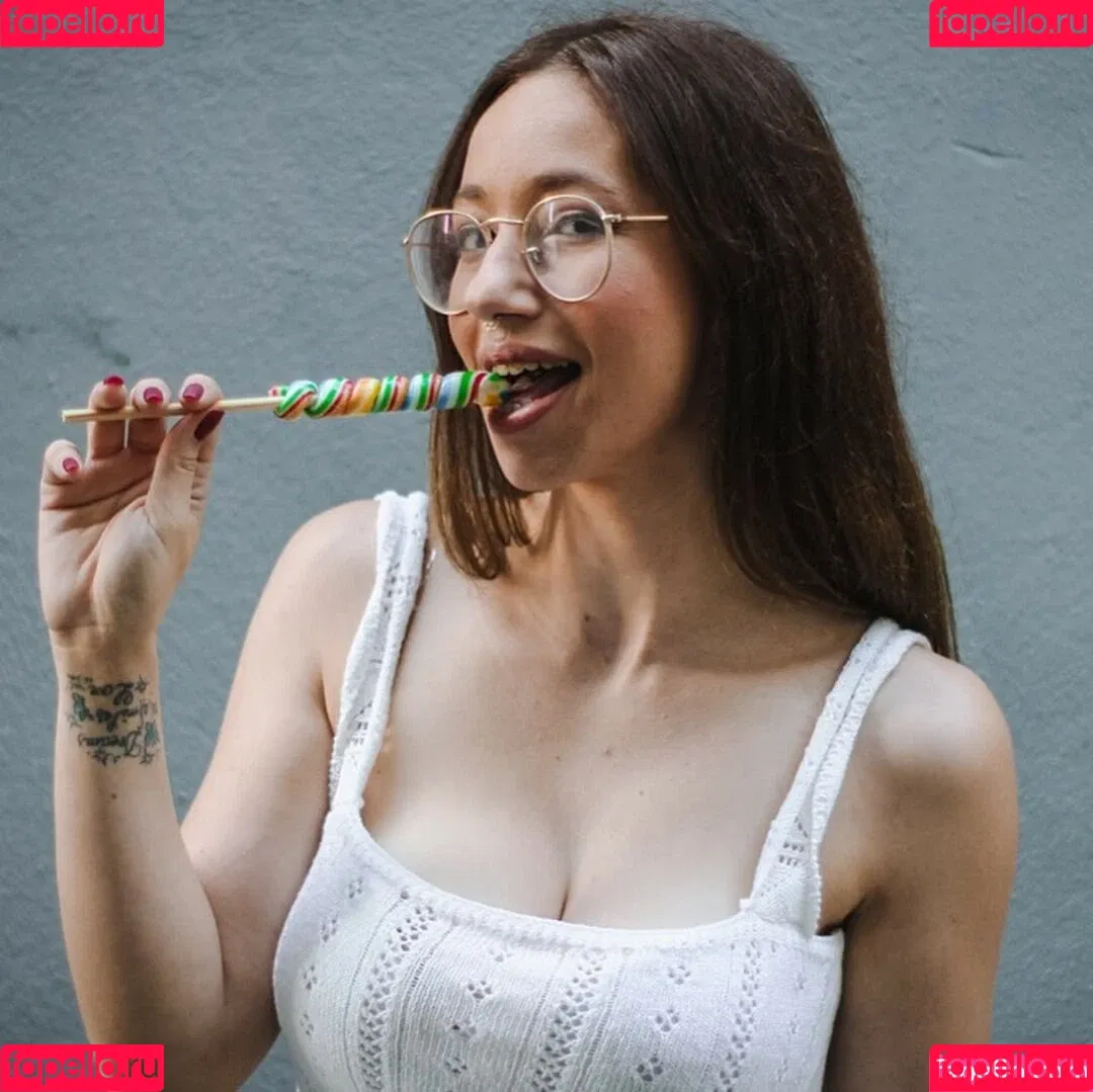 Lada Amores Onlyfans Photo Gallery 