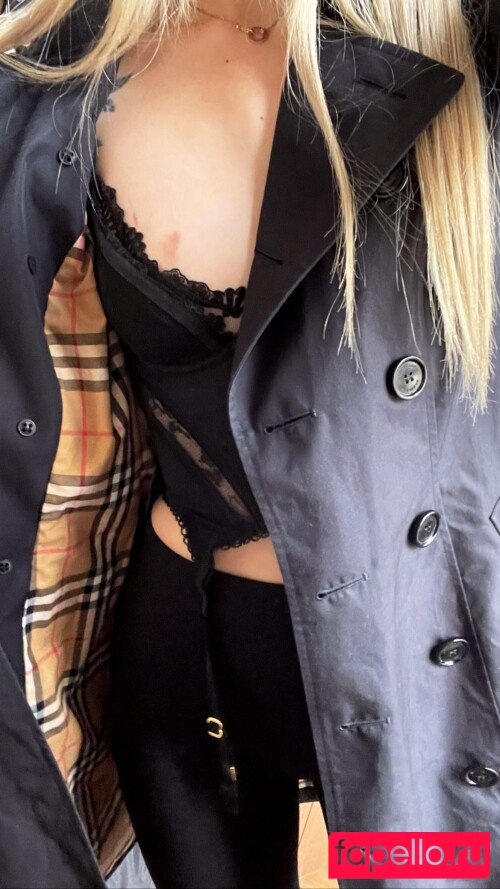 Sarinasong Onlyfans Photo Gallery 