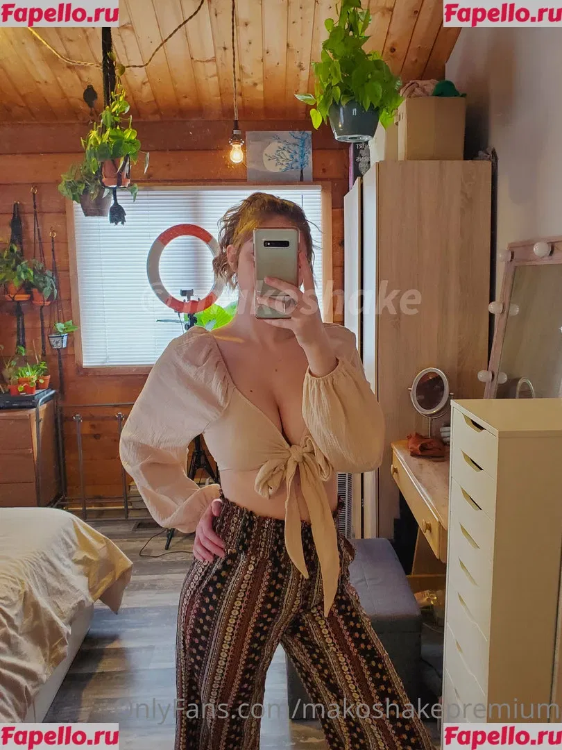 Makoshake Onlyfans Photo Gallery 