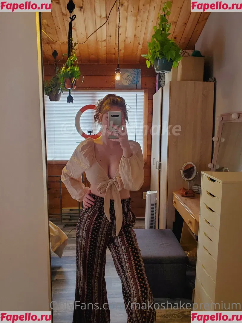 Makoshake Onlyfans Photo Gallery 