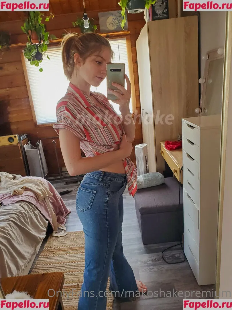 Makoshake Onlyfans Photo Gallery 