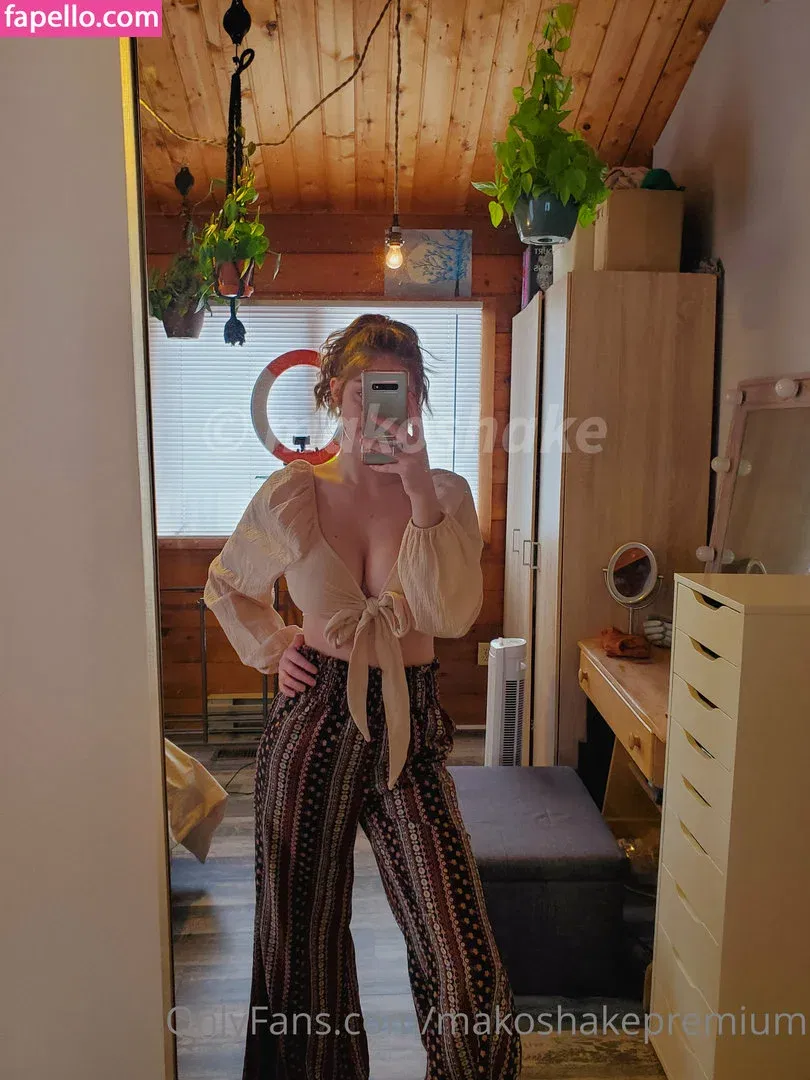 Makoshake Onlyfans Photo Gallery 