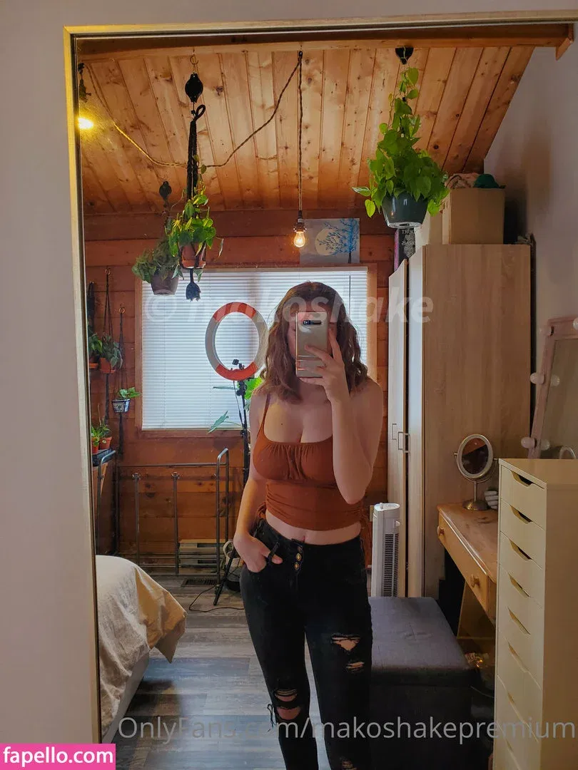 Makoshake Onlyfans Photo Gallery 