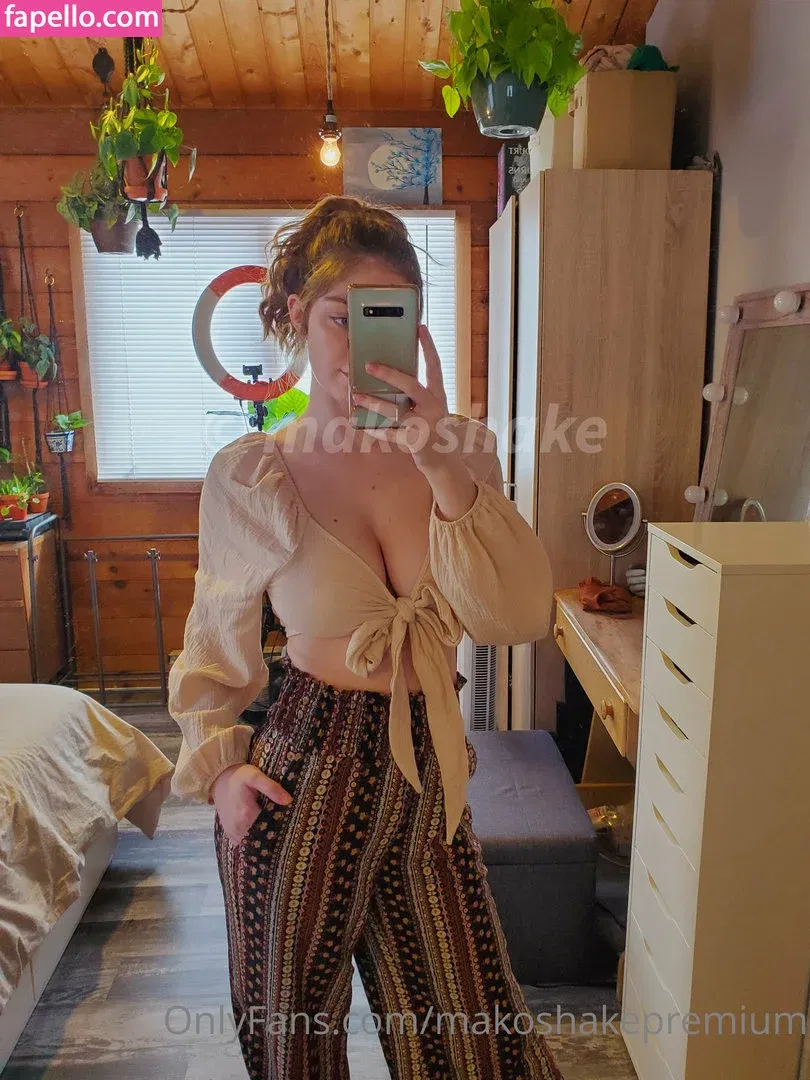 Makoshake Onlyfans Photo Gallery 