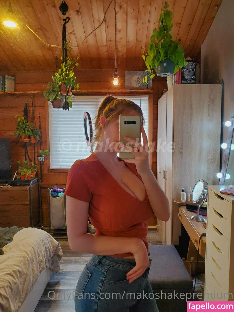 Makoshake Onlyfans Photo Gallery 