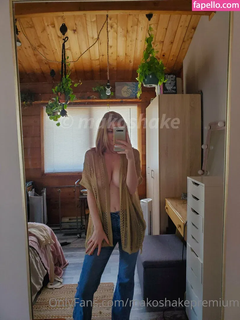 Makoshake Onlyfans Photo Gallery 