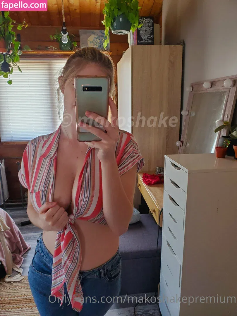 Makoshake Onlyfans Photo Gallery 