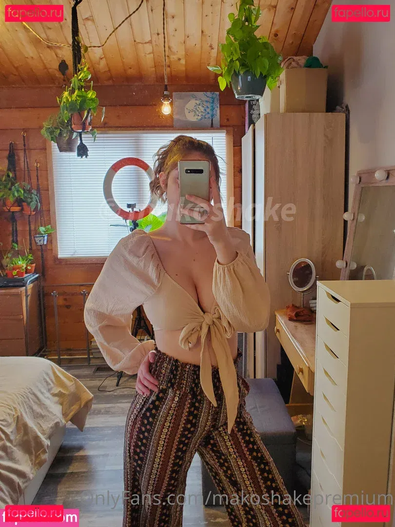 Makoshake Onlyfans Photo Gallery 