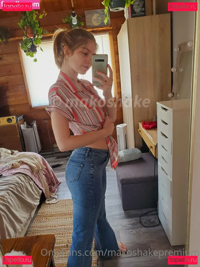 Makoshake Onlyfans Photo Gallery 