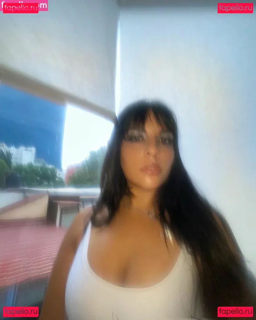 Mariana de Miguel Onlyfans Photo Gallery 