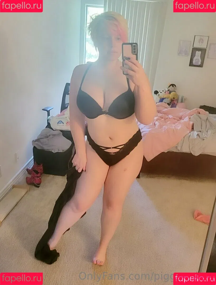 piggynukka Onlyfans Photo Gallery 
