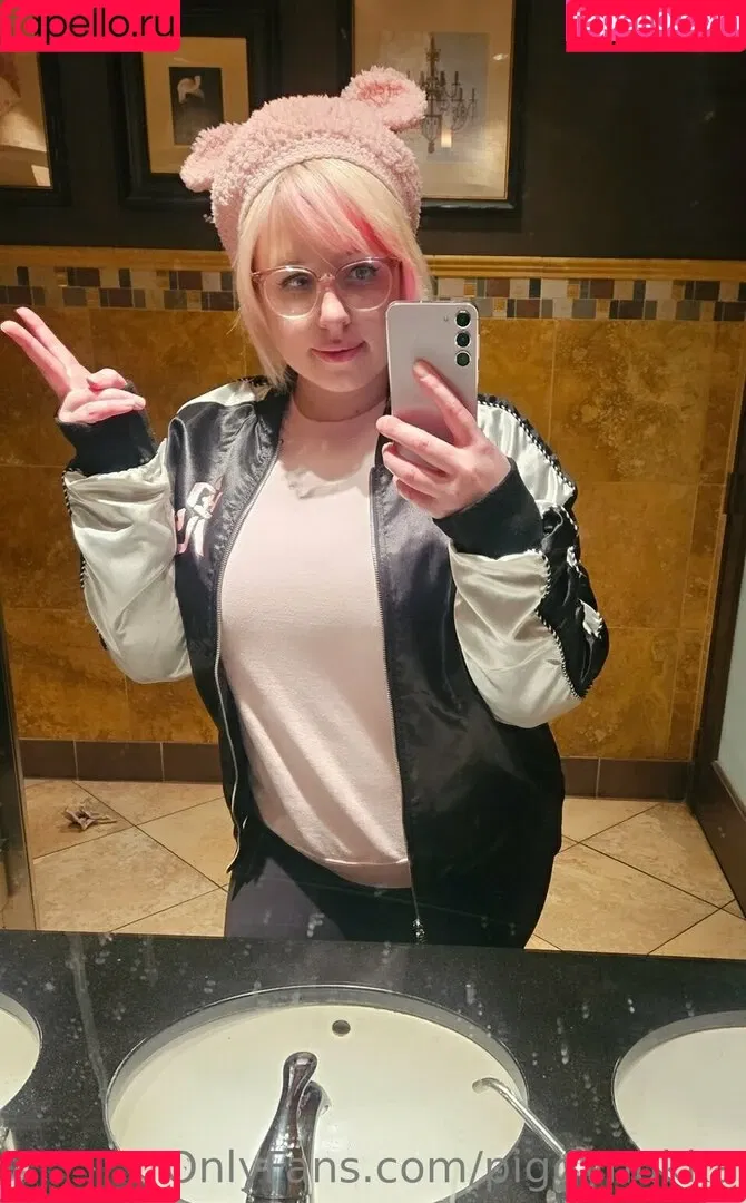 piggynukka Onlyfans Photo Gallery 