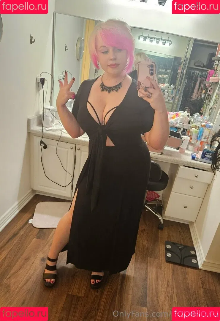 piggynukka Onlyfans Photo Gallery 