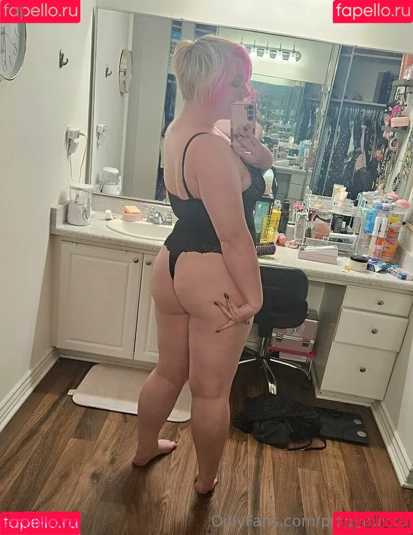 piggynukka Onlyfans Photo Gallery 