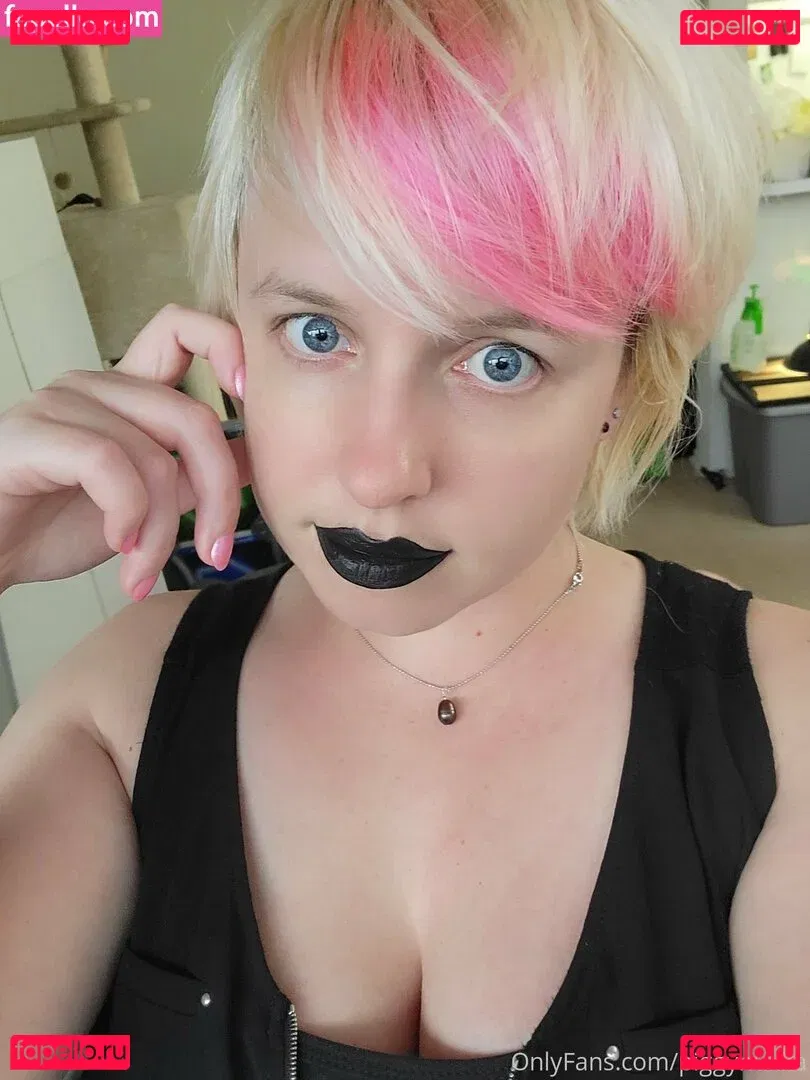 piggynukka Onlyfans Photo Gallery 